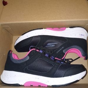 Sketchers GO WALK OUTDOOR sneakers